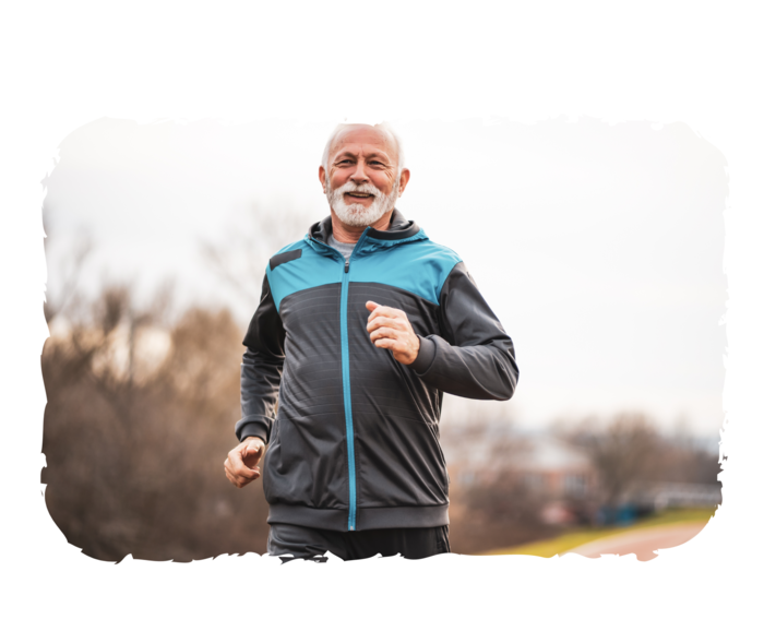 Ein älterer Mann beim Joggen.