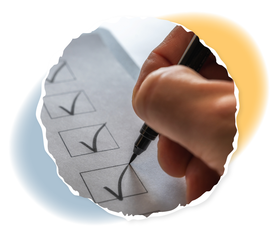 Bild eines Klemmbretts. Darauf eine Liste mit abgehakten Kästchen.